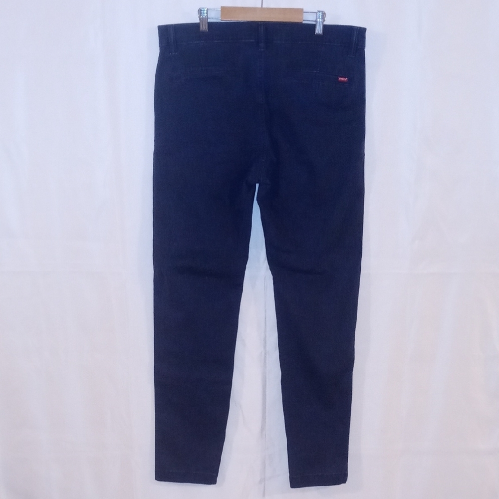 Levi's Navy Men's Chinos - Picture 3 of 5